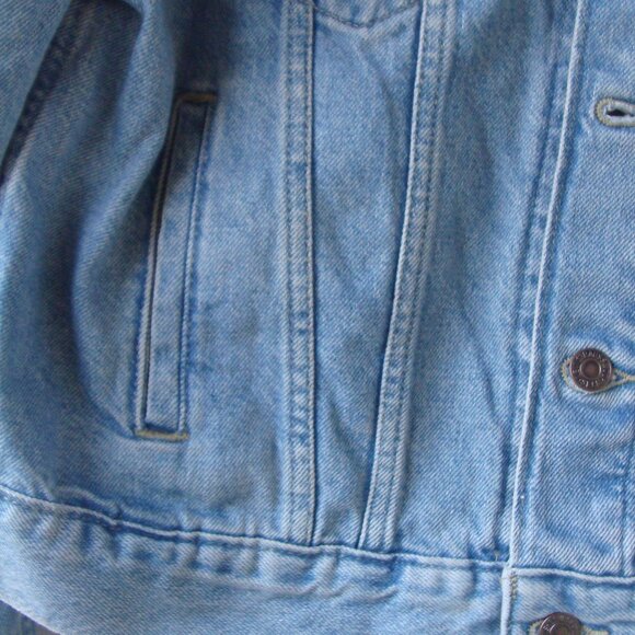 NWT Levis Original EX- Boyfriend Trucker Denim Jean Jacket Women’s Size L - Picture 4 of 16